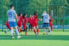 美记：克尼佩尔命中率效率都高 三球该多传球给他而不是小桥&米勒